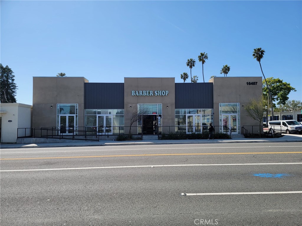 Newly Constructed Mixed-Use Property – Prime Hard Corner Location
Completed in 2023, this modern mixed-use building is ideal for medical, retail, or office use. Perfect for an owner-user or investor, the property is located at the high-visibility hard corner of Normandie Ave and Gardena Blvd, with daily traffic counts exceeding 23,000 vehicles.
Property Highlights:
Versatile Layout: 3 suites at 800 SF each and 1 unit at 1,600 SF – units can be combined to suit tenant needs
Parking: 19 on-site parking spaces
Power: Equipped with 800 AMP electrical service
Zoning: Suitable for medical, office, and retail uses
Location: Excellent frontage and exposure at a signalized intersection
Availability: For sale or lease
Owner Financing: Seller may carry financing for qualified buyers
This is a rare opportunity to acquire or lease a high-traffic, newly built commercial asset in a strong South Bay location.