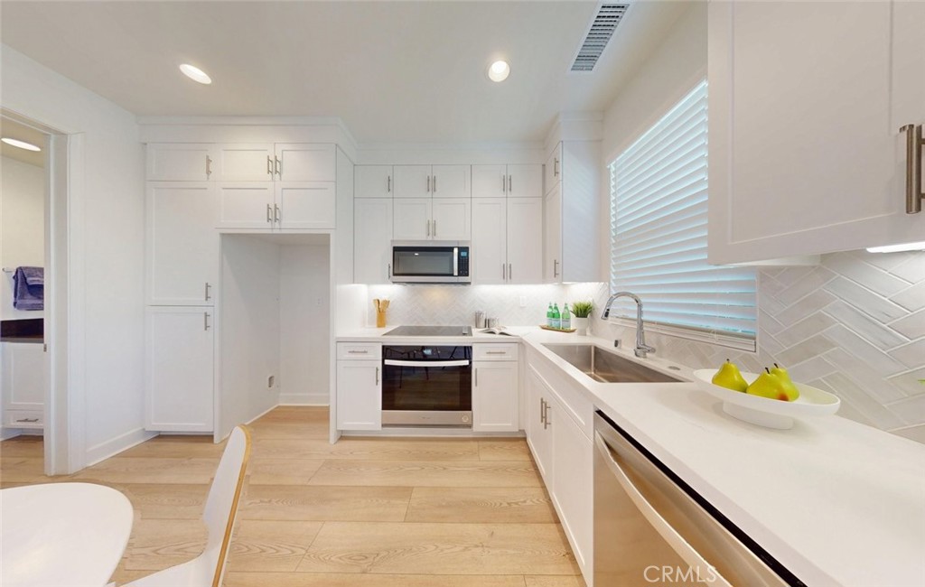 17536 Cameron Lane 105