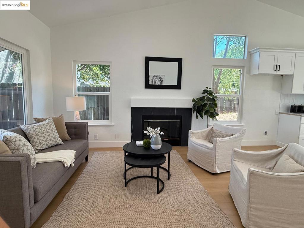 5008 Fernwood Cir