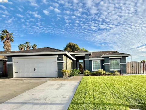 Photo of 701 Del Mar Dr Dr, Hollister, CA 95023 (MLS # 41131668)