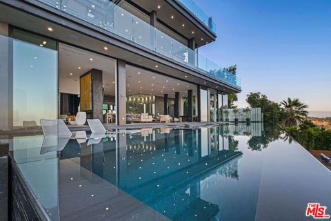 2304 Donella Circle Los Angeles CA 90077