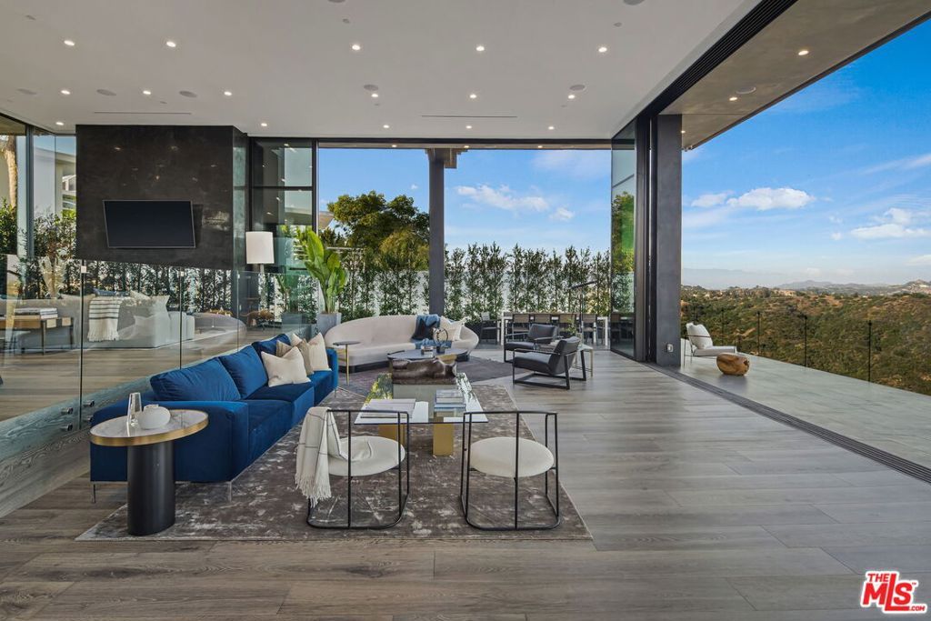 Photo of 2304 Donella Circle, Los Angeles, CA 90077 (MLS # 25589327)