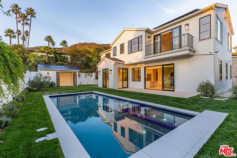 Photo of 9929 Anthony Place, Beverly Hills, CA 90210 (MLS # 25593893)