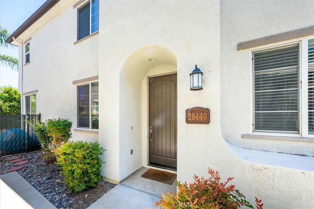 We just reduced our listing....Welcome to this beautifully maintained Mariposa townhome nestled in the desirable Plum Canyon community of Santa Clarita. This stunning 3-bedroom, 2.5-bathroom residence offers 1,520 square feet of stylish living space, perfect for modern lifestyles.
The remodeled kitchen is a highlight, featuring gorgeous cabinets, quartz countertops, a mosaic backsplash, and stainless steel appliances—ideal for cooking and entertaining. Tile flooring graces the lower level, while rich wood flooring completes the upper level, adding warmth and elegance throughout. All bedrooms include ceiling fans for added comfort.
The bathrooms have been tastefully upgraded with newer tubs, frameless shower doors, and a convenient tub/shower combo, providing a spa-like feel. The home also offers in-unit laundry, recessed lighting, and a private yard that’s hardscaped and adorned with a lemon tree—perfect for outdoor relaxing or entertaining.
The attached two-car garage provides ample parking and storage. The low HOA dues grant access to community amenities such as a pool, spa, playground, and clubhouse, all without Mello-Roos fees.
Located near shopping, dining, entertainment, and top-rated schools, this home combines comfort, style, and excellent value in a prime location. Discover the perfect blend of convenience and elegance in this exceptional townhome.