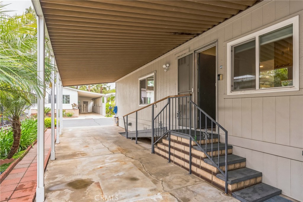 5200 Irvine Boulevard 502