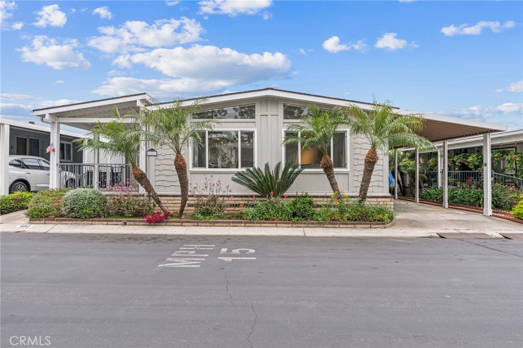 5200 Irvine Boulevard 502