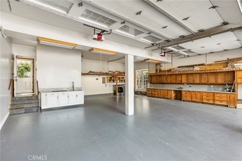 Costa Mesa, California, 92627, United States, 3 Bedrooms Bedrooms, ,4 BathroomsBathrooms,Residential,Active,2032909