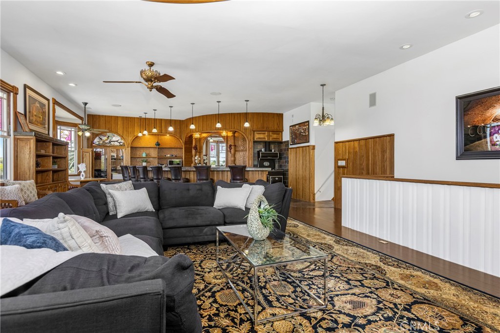 Costa Mesa, California, 92627, United States, 3 Bedrooms Bedrooms, ,4 BathroomsBathrooms,Residential,Active,2032909