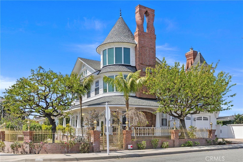 Costa Mesa, California, 92627, United States, 3 Bedrooms Bedrooms, ,4 BathroomsBathrooms,Residential,Active,2032909