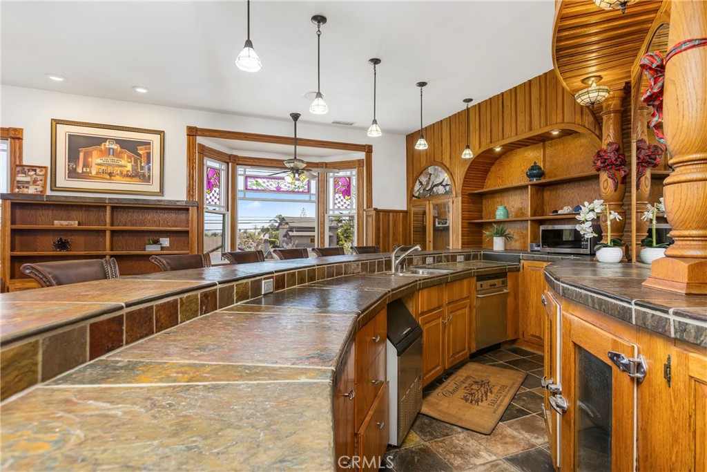 Costa Mesa, California, 92627, United States, 3 Bedrooms Bedrooms, ,4 BathroomsBathrooms,Residential,Active,2032909