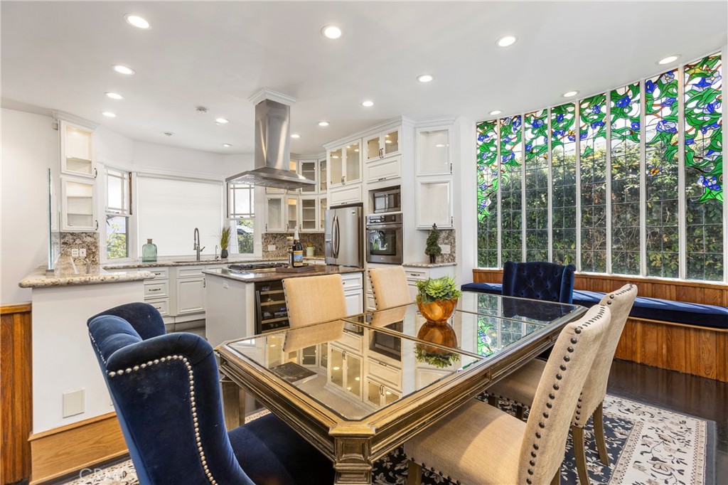 Costa Mesa, California, 92627, United States, 3 Bedrooms Bedrooms, ,4 BathroomsBathrooms,Residential,Active,2032909