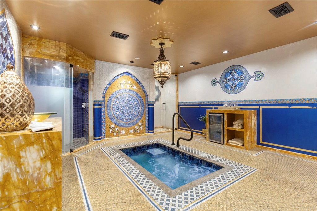 Costa Mesa, California, 92627, United States, 3 Bedrooms Bedrooms, ,4 BathroomsBathrooms,Residential,Active,2032909