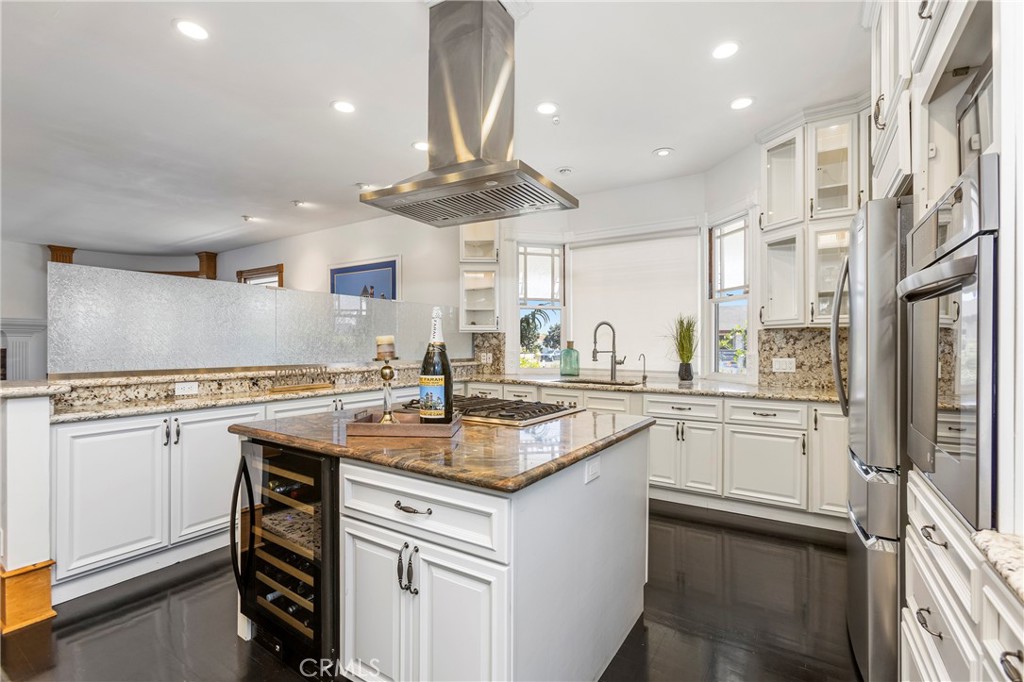 Costa Mesa, California, 92627, United States, 3 Bedrooms Bedrooms, ,4 BathroomsBathrooms,Residential,Active,2032909