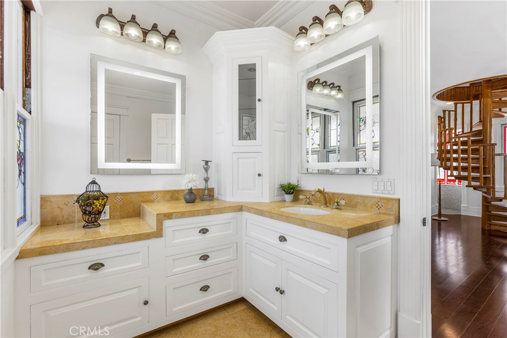 Costa Mesa, California, 92627, United States, 3 Bedrooms Bedrooms, ,4 BathroomsBathrooms,Residential,Active,2032909