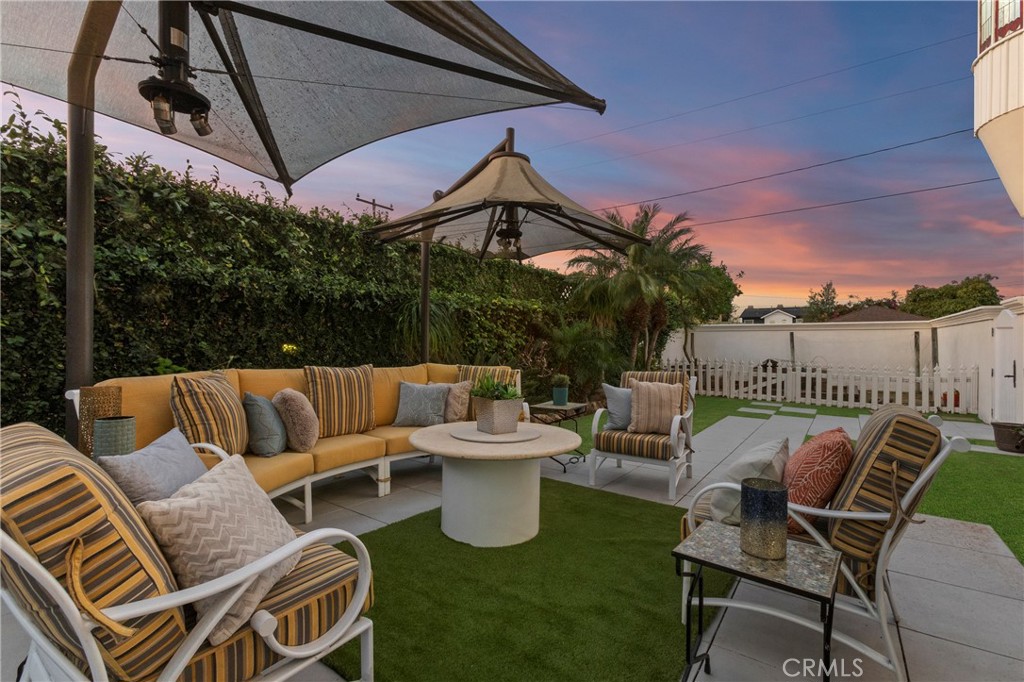 Costa Mesa, California, 92627, United States, 3 Bedrooms Bedrooms, ,4 BathroomsBathrooms,Residential,Active,2032909
