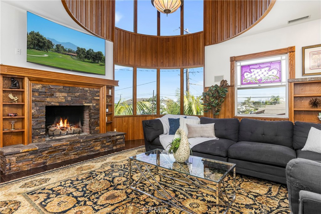 Costa Mesa, California, 92627, United States, 3 Bedrooms Bedrooms, ,4 BathroomsBathrooms,Residential,Active,2032909
