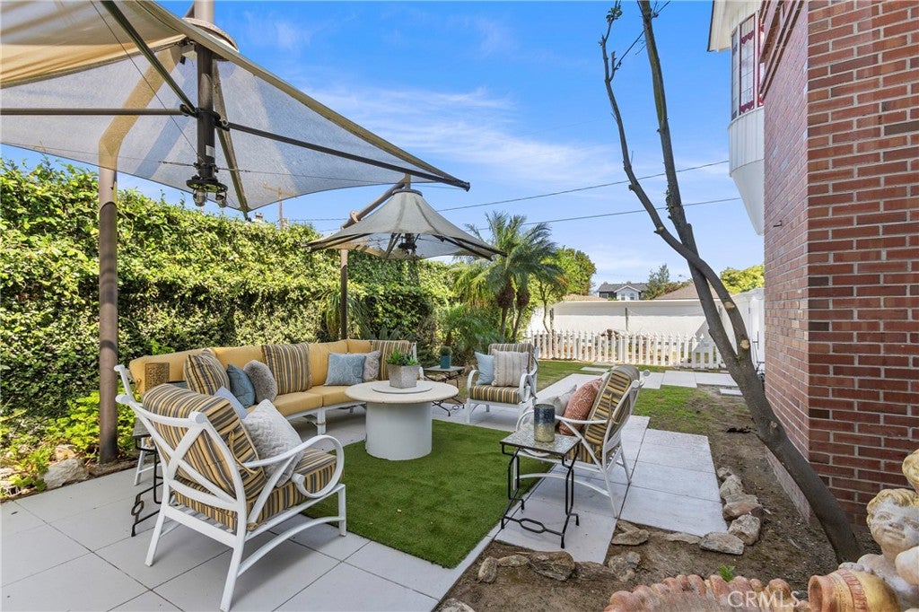 Costa Mesa, California, 92627, United States, 3 Bedrooms Bedrooms, ,4 BathroomsBathrooms,Residential,Active,2032909