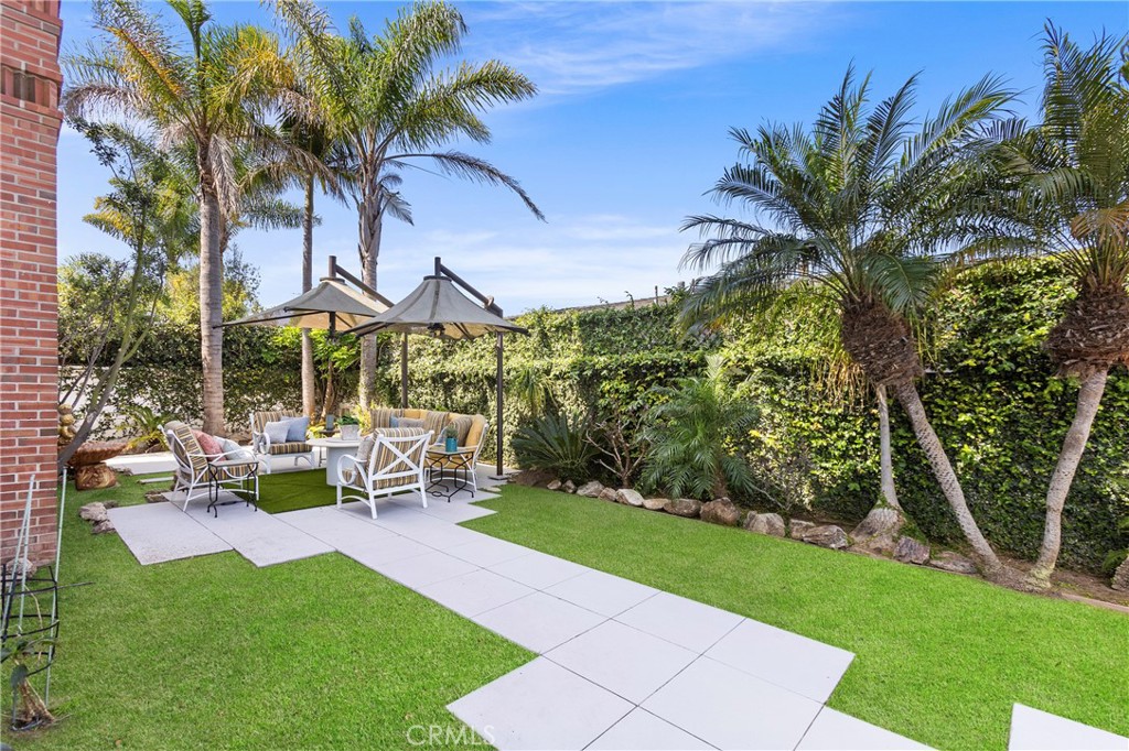 Costa Mesa, California, 92627, United States, 3 Bedrooms Bedrooms, ,4 BathroomsBathrooms,Residential,Active,2032909