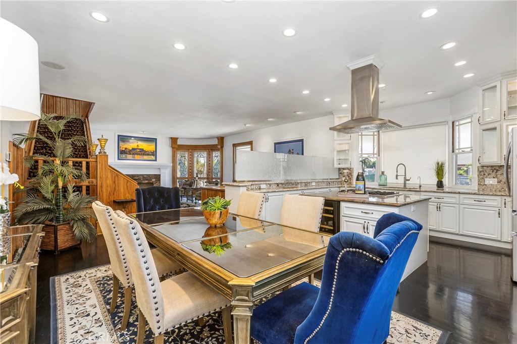Costa Mesa, California, 92627, United States, 3 Bedrooms Bedrooms, ,4 BathroomsBathrooms,Residential,Active,2032909