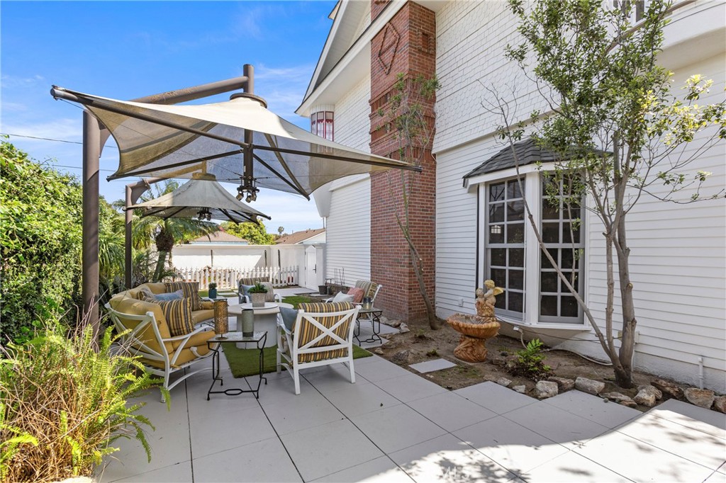 Costa Mesa, California, 92627, United States, 3 Bedrooms Bedrooms, ,4 BathroomsBathrooms,Residential,Active,2032909