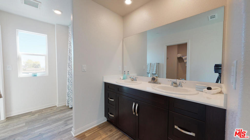 Vista Pointe - Residential