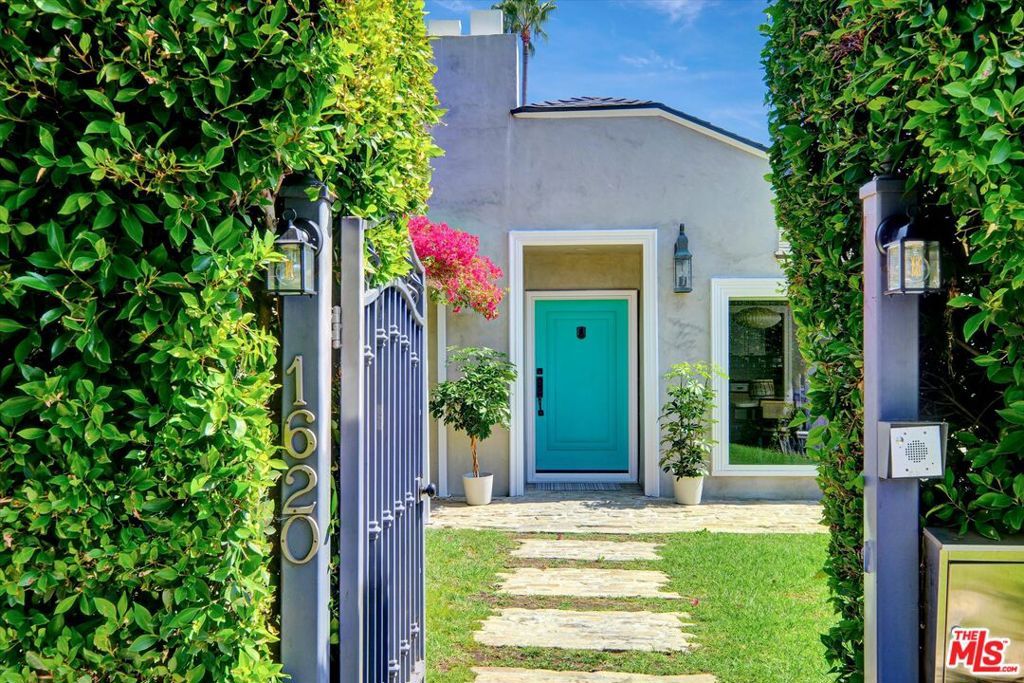 Photo of 1620 N Stanley Avenue, Los Angeles, CA 90046 (MLS # 25585949)