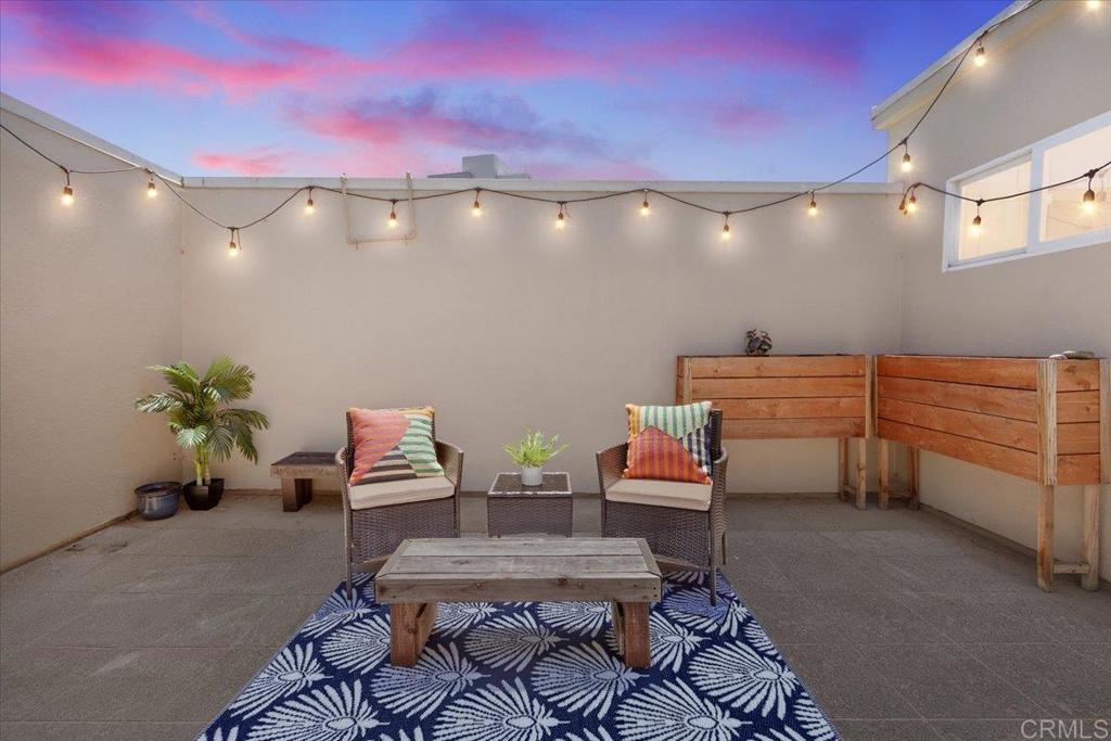Experience the best of San Diego living in this stylish 1-bedroom, 1-bathroom condo featuring in-unit laundry, central A/C, private parking, and a low HOA. Perched on the top floor, this penthouse offers a **massive private patio—over 300 square feet—**ideal for entertaining guests or unwinding with stunning city sunsets. Located just two blocks from Petco Park, you’ll be at the heart of it all with East Village, the Gaslamp Quarter, and Little Italy only steps away—offering endless dining, shopping, and entertainment options. Don’t miss this rare opportunity to own in a prime downtown location—schedule your private tour today!
