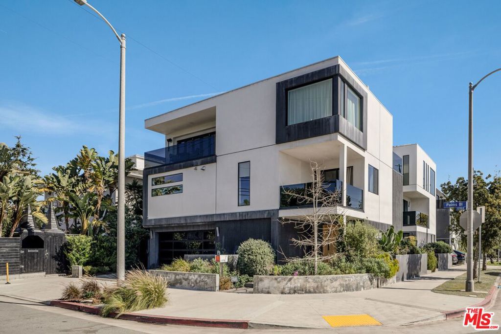 1208 Palms Boulevard, Venice CA 90291