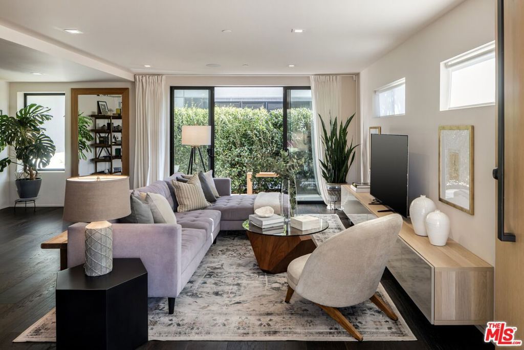 Photo of 1208 Palms Boulevard, Venice, CA 90291 (MLS # 26641869)