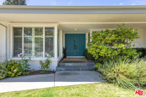 Tiny photo for 5071 Shirley Avenue, Tarzana, CA 91356 (MLS # 26842753)