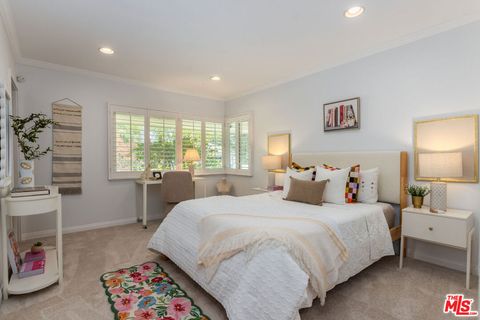 Tiny photo for 5071 Shirley Avenue, Tarzana, CA 91356 (MLS # 26842753)