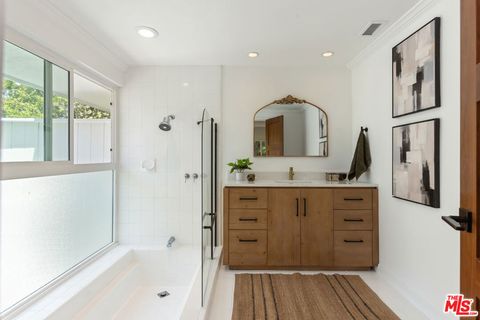 Tiny photo for 5071 Shirley Avenue, Tarzana, CA 91356 (MLS # 26842753)