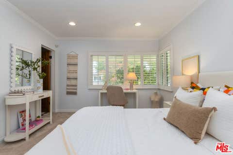 Tiny photo for 5071 Shirley Avenue, Tarzana, CA 91356 (MLS # 26842753)