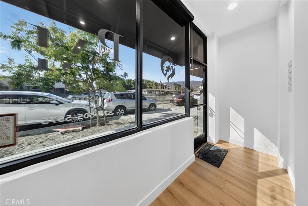 1114 W Magnolia Boulevard