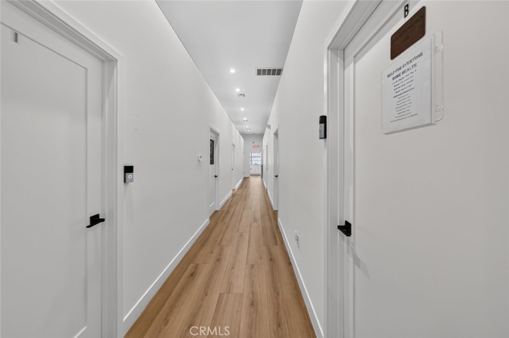 1114 W Magnolia Boulevard