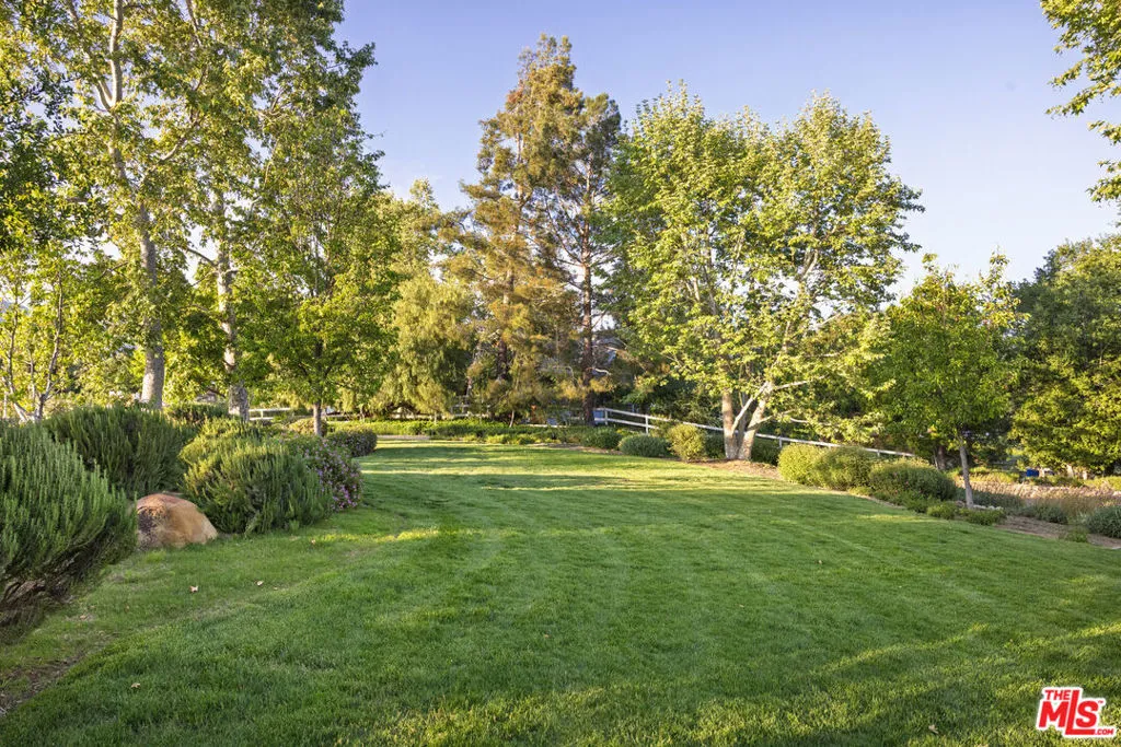 Ojai, California 93023, United States, 5 Bedrooms Bedrooms, ,6 BathroomsBathrooms,Residential,Active,71138