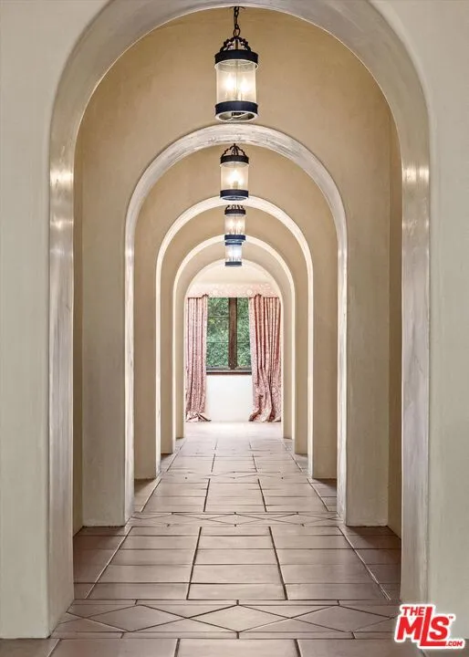 Ojai, California 93023, United States, 5 Bedrooms Bedrooms, ,6 BathroomsBathrooms,Residential,Active,71138