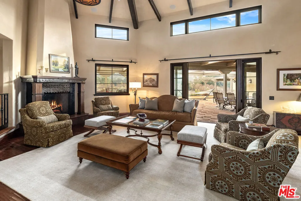 Ojai, California 93023, United States, 5 Bedrooms Bedrooms, ,6 BathroomsBathrooms,Residential,Active,71138