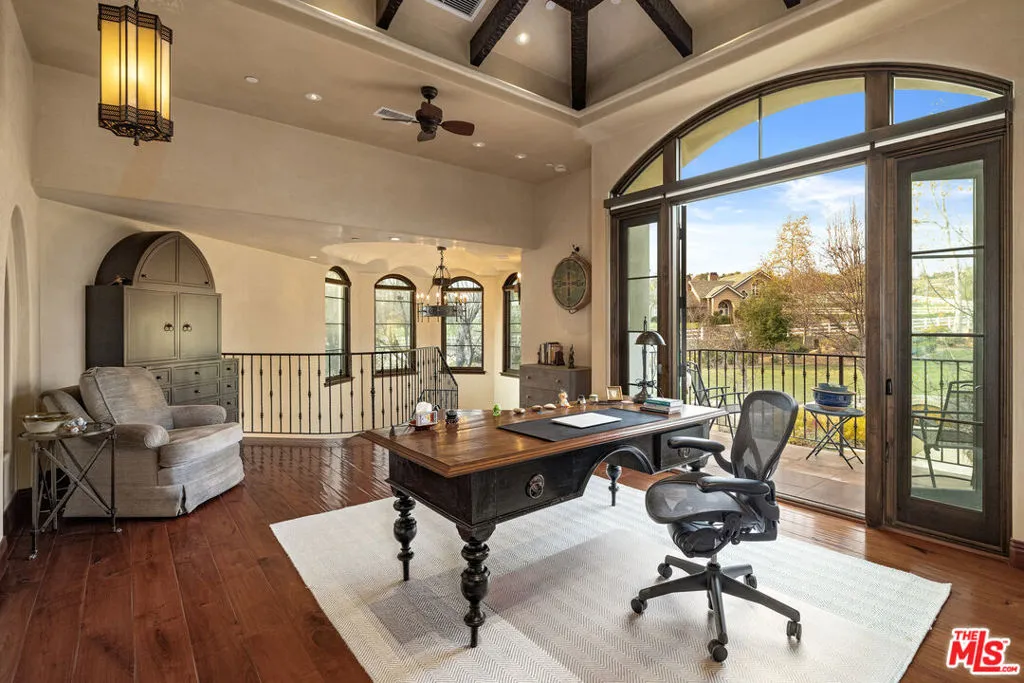 Ojai, California 93023, United States, 5 Bedrooms Bedrooms, ,6 BathroomsBathrooms,Residential,Active,71138