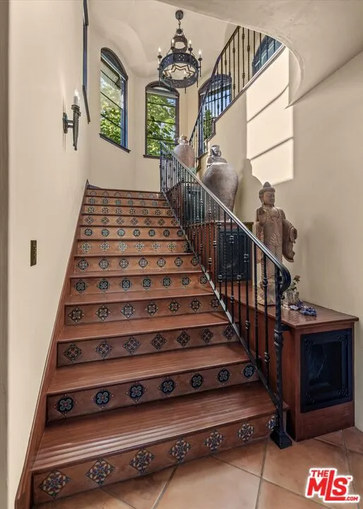 Ojai, California 93023, United States, 5 Bedrooms Bedrooms, ,6 BathroomsBathrooms,Residential,Active,71138