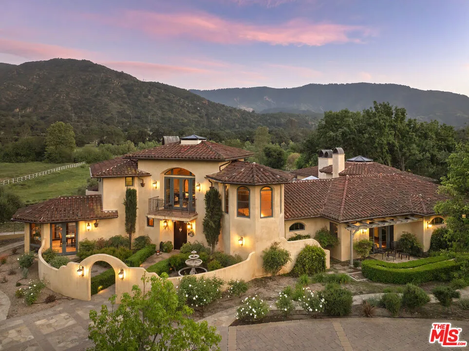 Ojai, California 93023, United States, 5 Bedrooms Bedrooms, ,6 BathroomsBathrooms,Residential,Active,71138