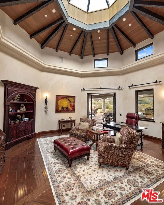 Ojai, California 93023, United States, 5 Bedrooms Bedrooms, ,6 BathroomsBathrooms,Residential,Active,71138