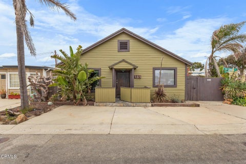 Photo of 153 San Fernando Avenue, Oxnard, CA 93035 (MLS # V1-39314)