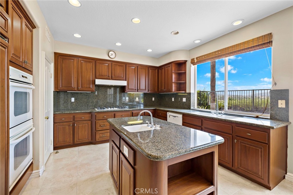 Knolls (KNOL) - Residential Lease