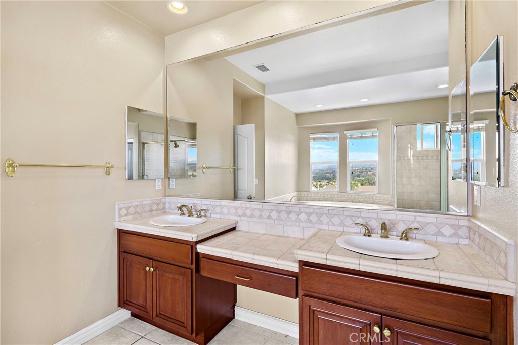 Knolls (KNOL) - Residential Lease