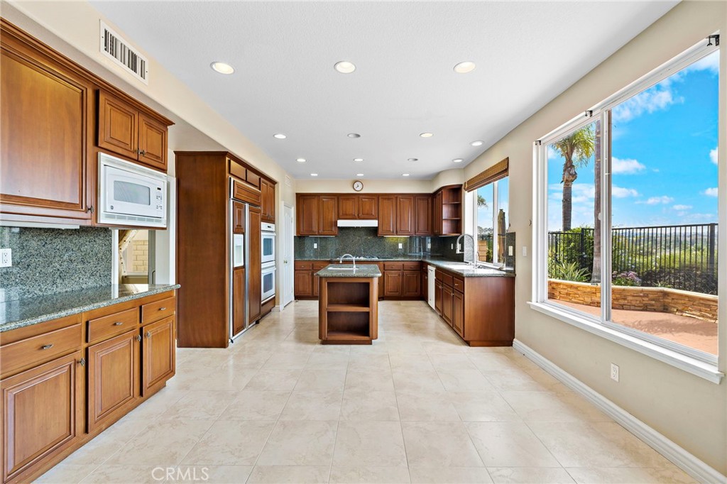 Knolls (KNOL) - Residential Lease