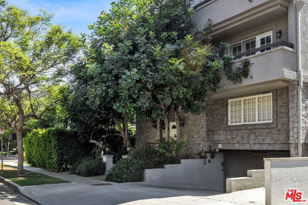 Photo of 1431 CAMDEN Avenue #303, Los Angeles, CA 90025 (MLS # 25576215)