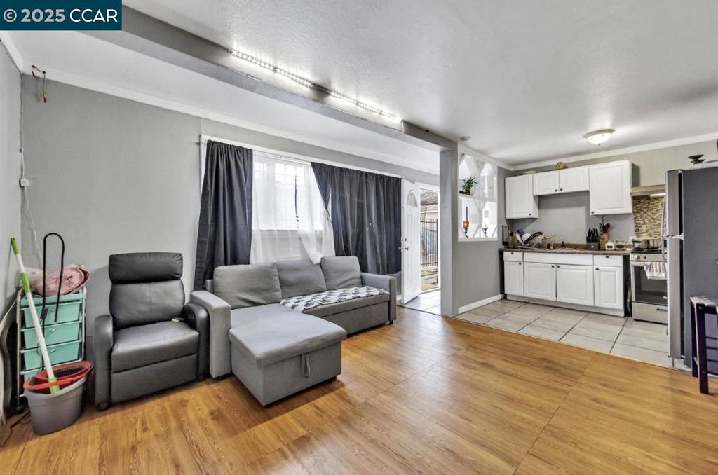 IRON TRIANGLE - Residential Income