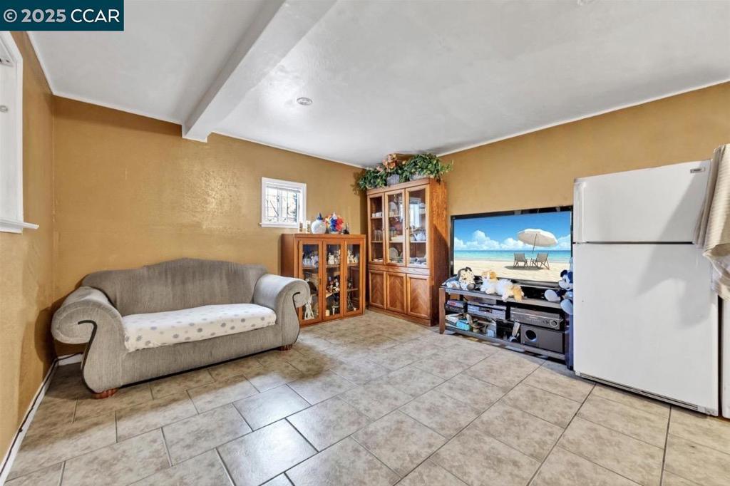 IRON TRIANGLE - Residential Income