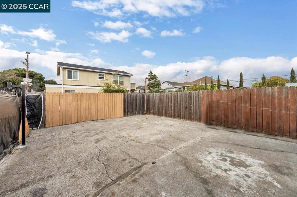 IRON TRIANGLE - Residential Income